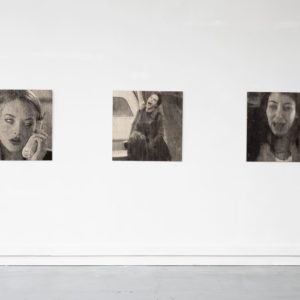 Morgane Ely – « Karen Smith bitching about Regina George », 2022 « Robert Pattinson Screaming », 2022 «Kim Kardashian Crying », 2022 Gravure sur bois encrée, 75 x 75 cm